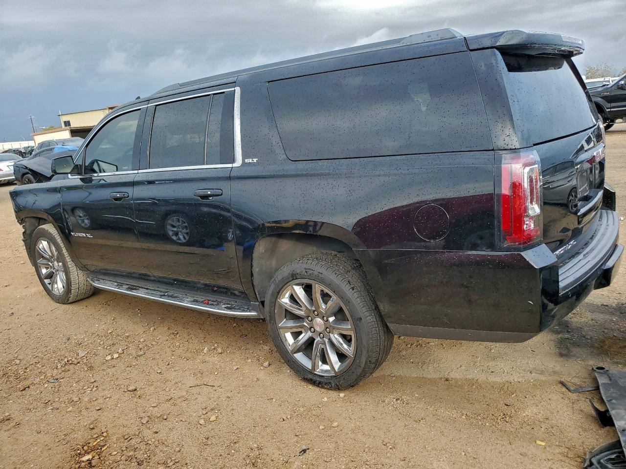 2017 GMC Yukon Xl K1500 Slt - Image 2