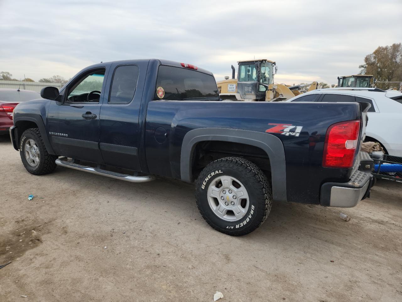2007 Chevrolet Silverado K1500 - Image 2