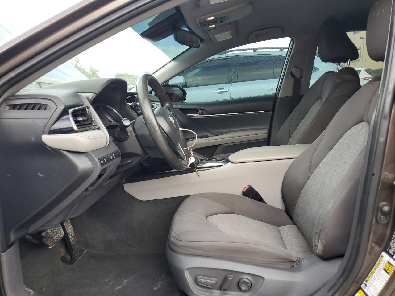 2019 Toyota Camry L - Фото 7