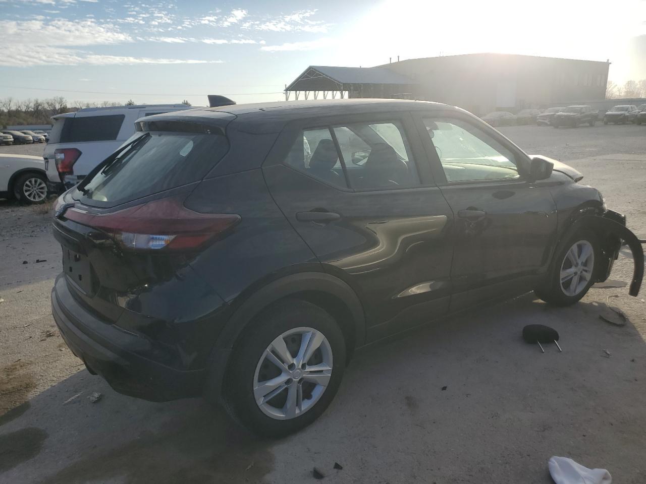 2025 Nissan Kicks Play S - Image 3