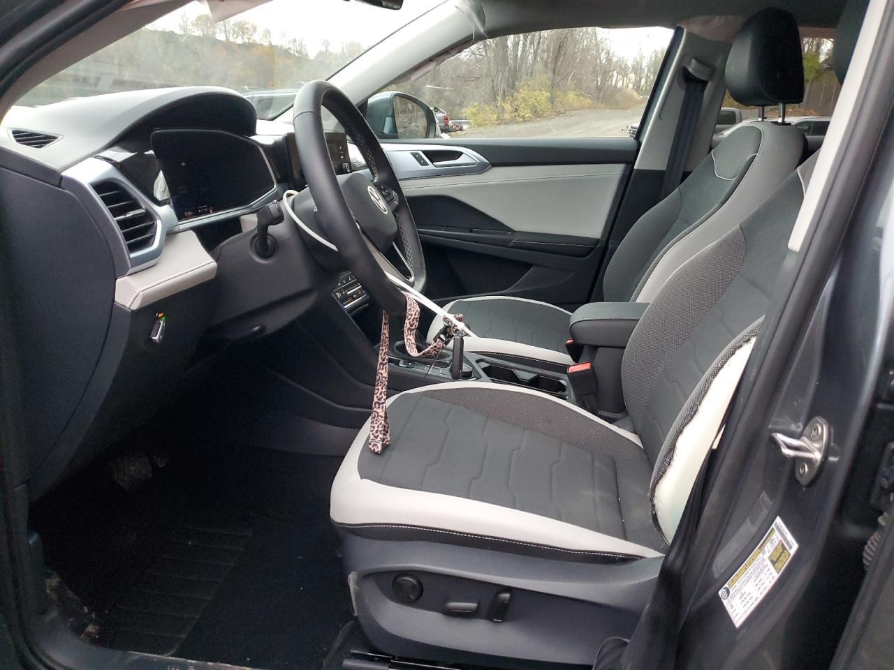 2025 Volkswagen Taos Se - Фото 7