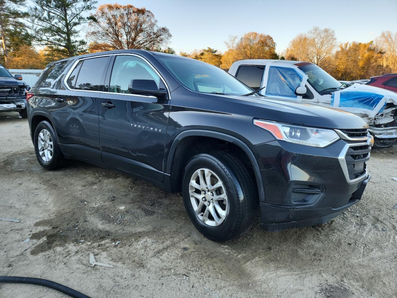 2020 Chevrolet Traverse Ls - Фото 4