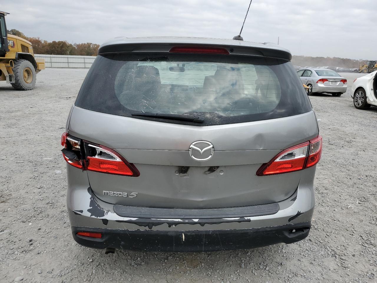 2012 Mazda 5 - Image 6