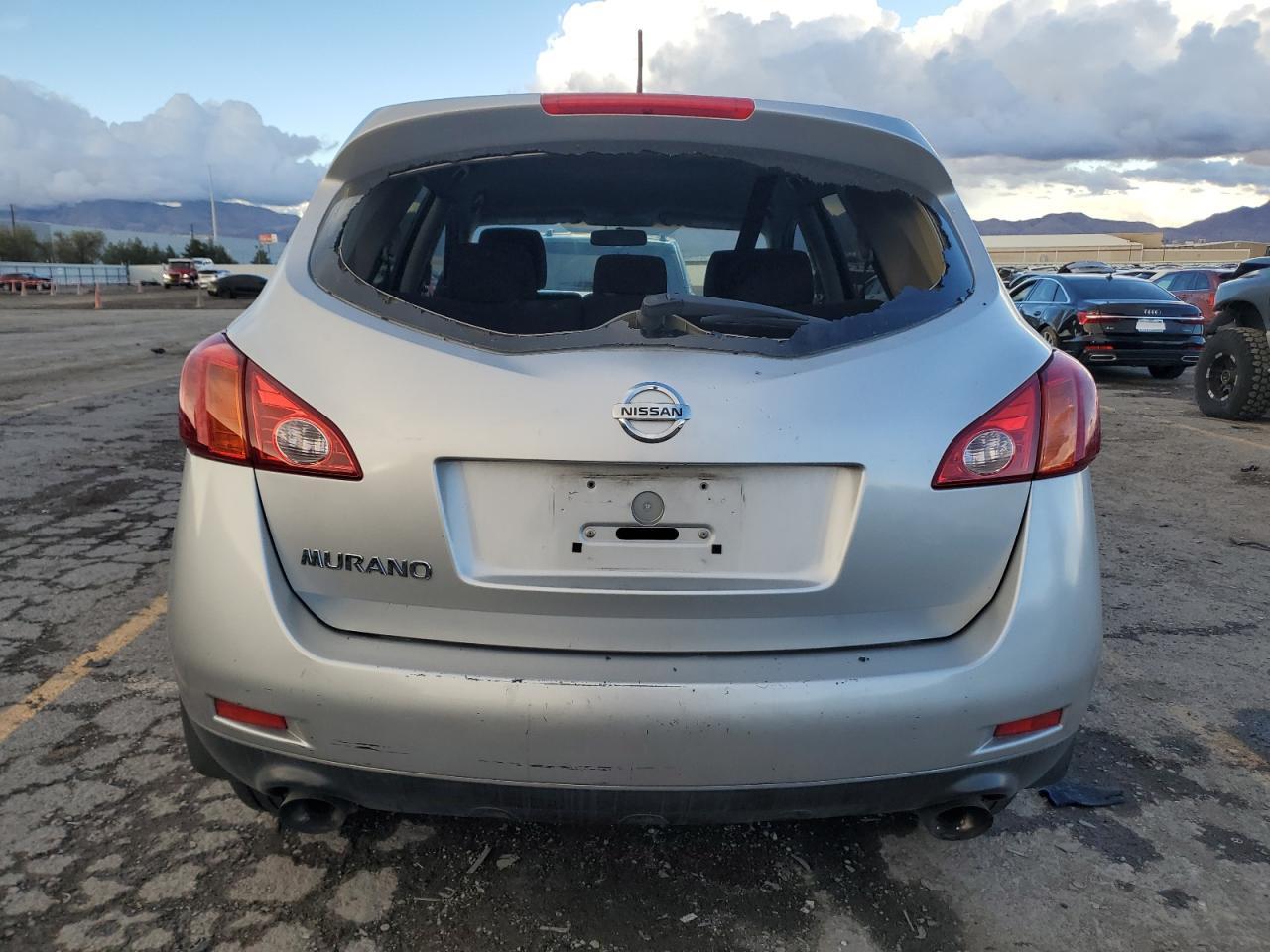 2010 Nissan Murano S - Фото 6