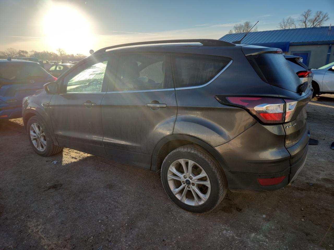 2017 Ford Escape Se - Фото 2
