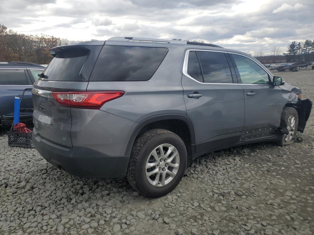 2018 Chevrolet Traverse Lt - Image 3