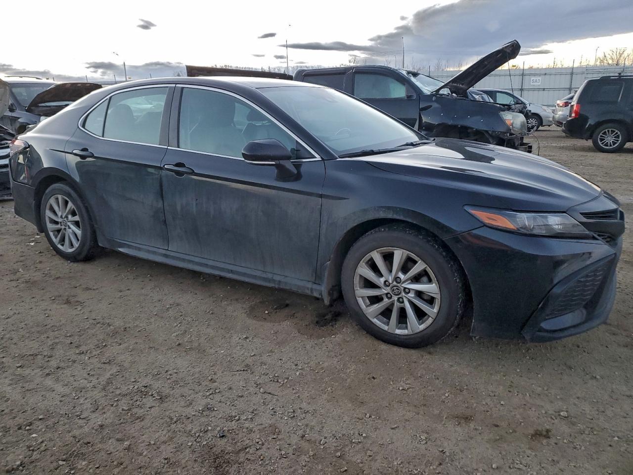 2022 Toyota Camry Se - Image 4