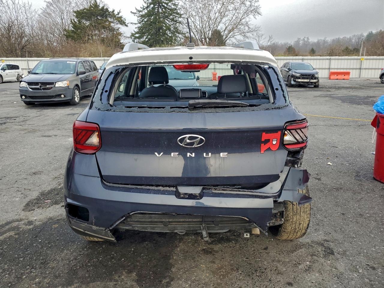 2023 Hyundai Venue Limited - Фото 6