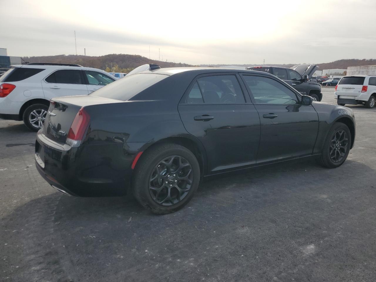 2019 Chrysler 300 S - Фото 3