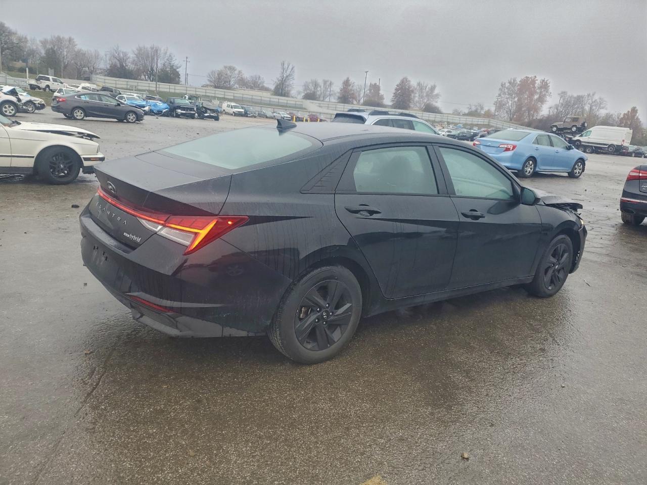 2023 Hyundai Elantra Blue - Фото 3