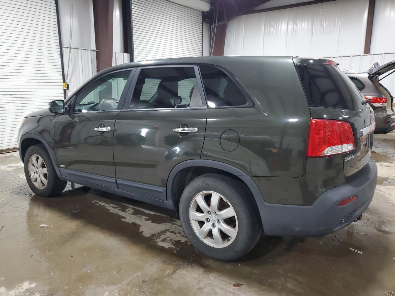 2011 Kia Sorento Base - Image 2