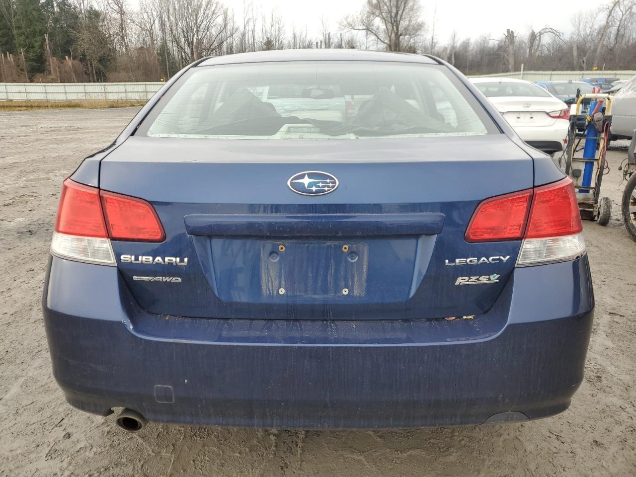 2010 Subaru Legacy 2.5I Premium - Image 6