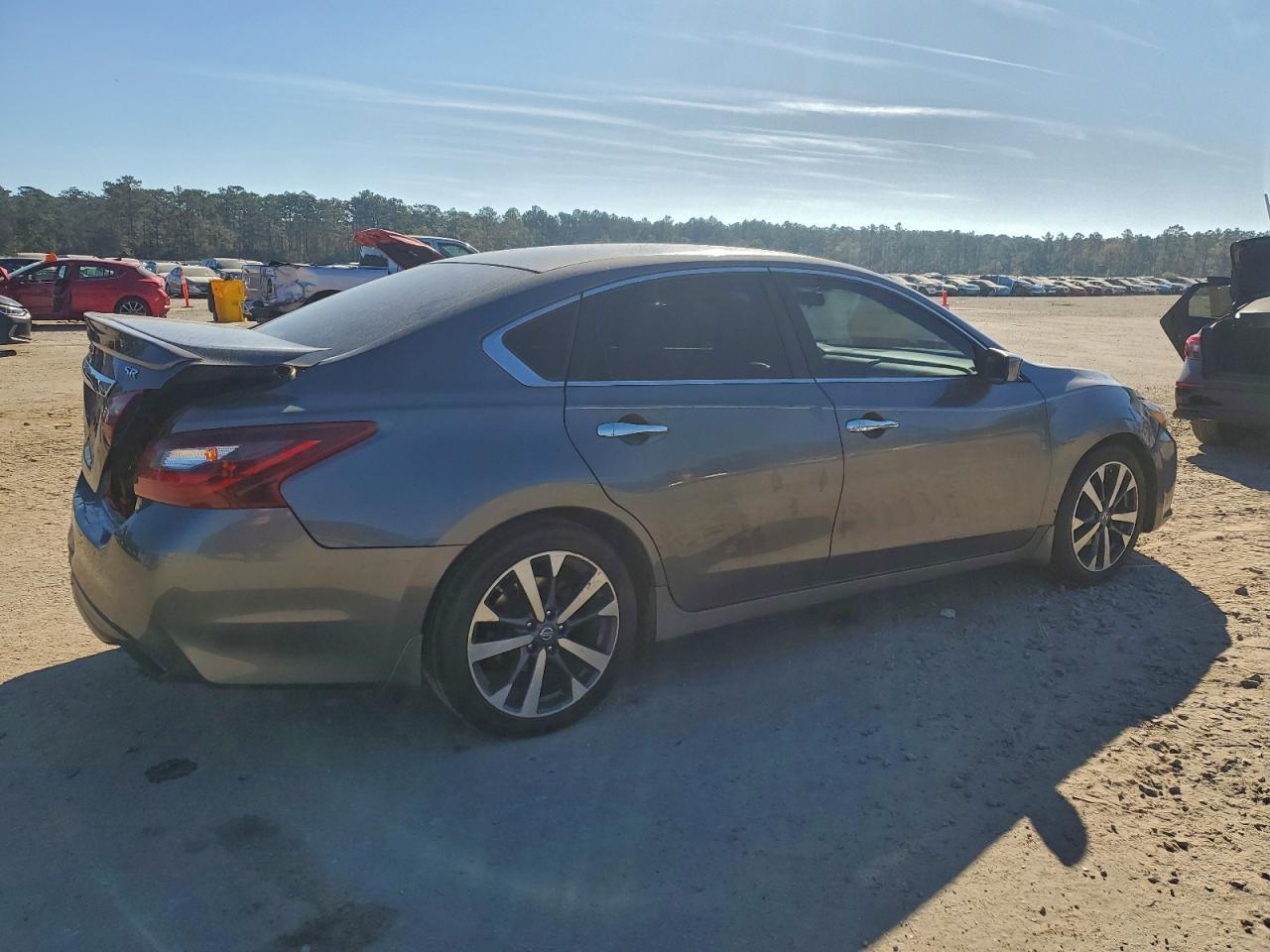 2017 Nissan Altima 2.5 - Фото 3