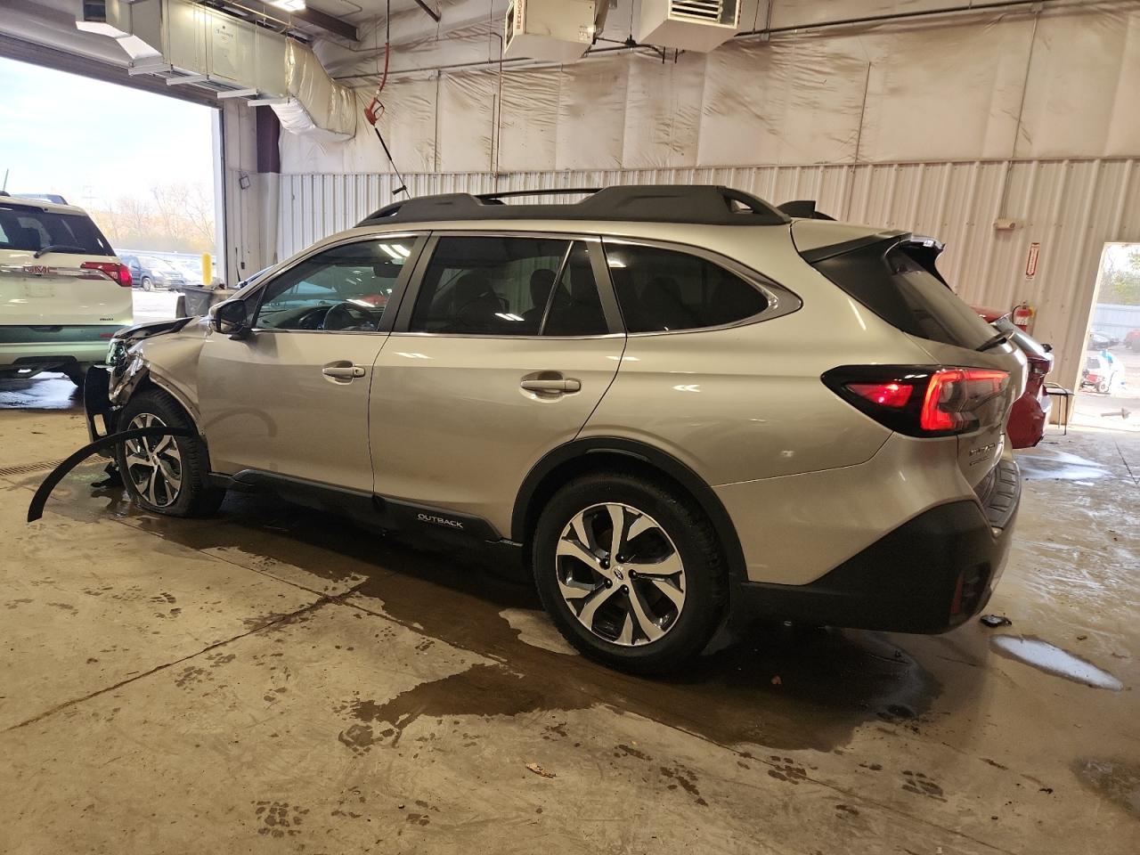 2020 Subaru Outback Limited - Фото 2