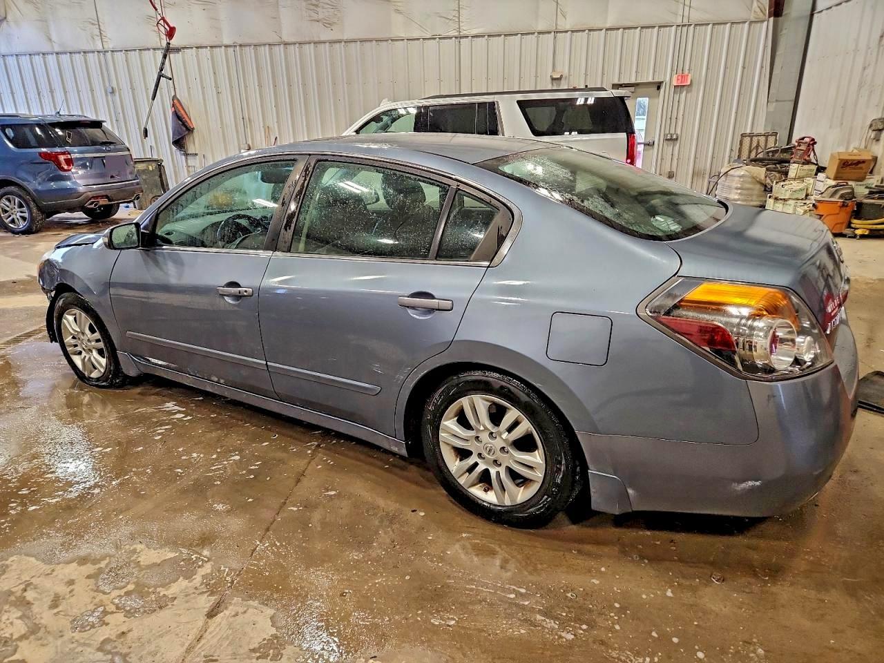 2010 Nissan Altima Base - Фото 2