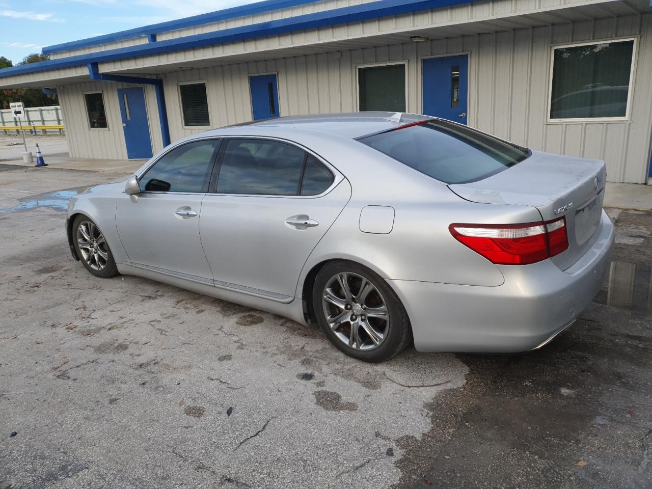 2007 Lexus Ls 460L - Image 2