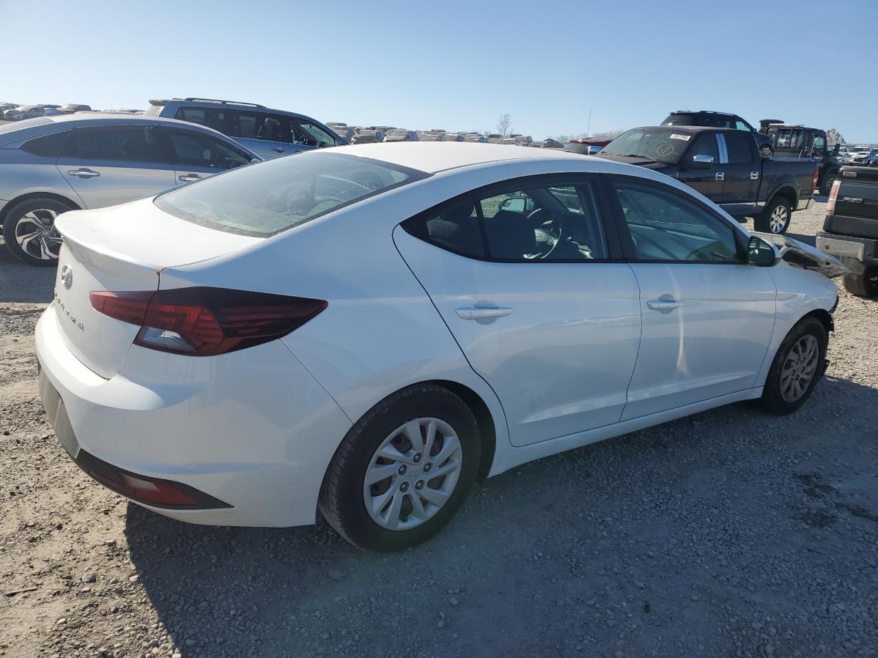 2020 Hyundai Elantra Se - Фото 3