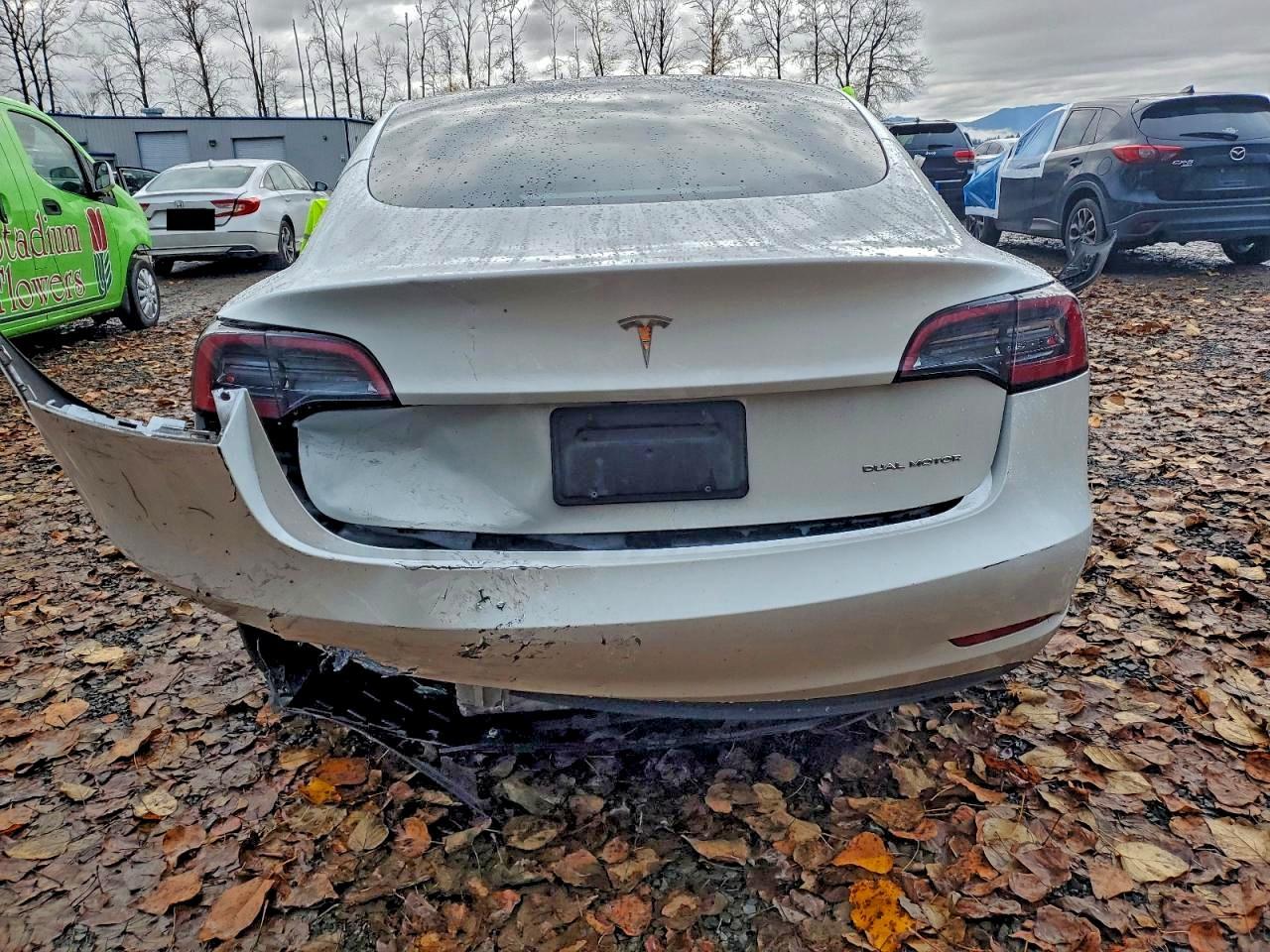 2023 Tesla Model 3 - Фото 6