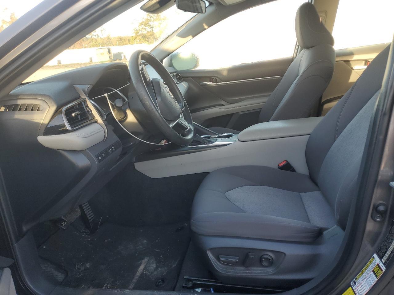 2022 Toyota Camry Le - Фото 7