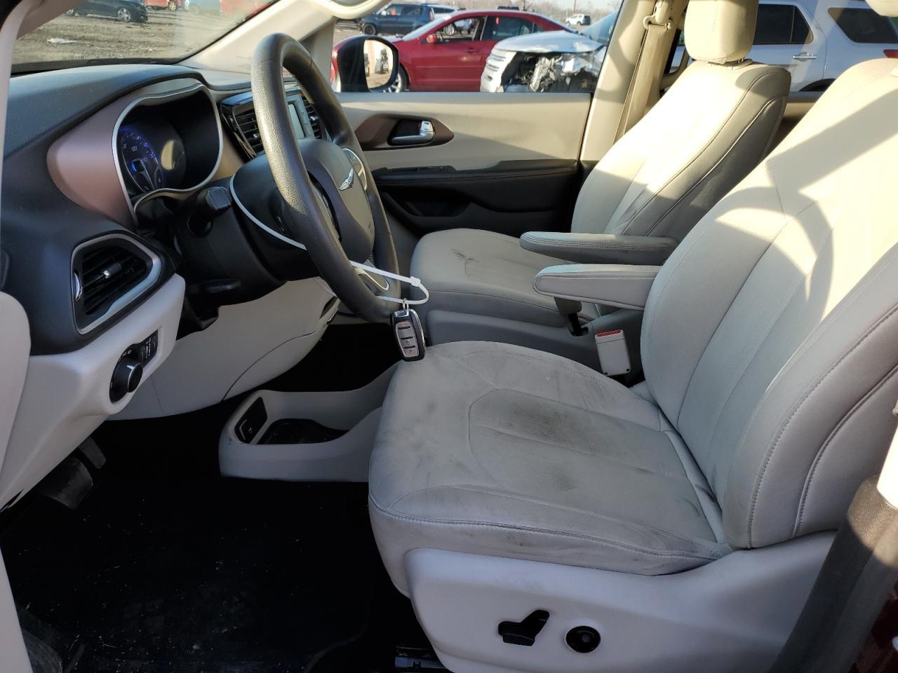 2017 Chrysler Pacifica Lx - Фото 7