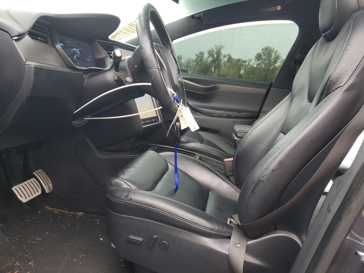 2020 Tesla Model X - Фото 7