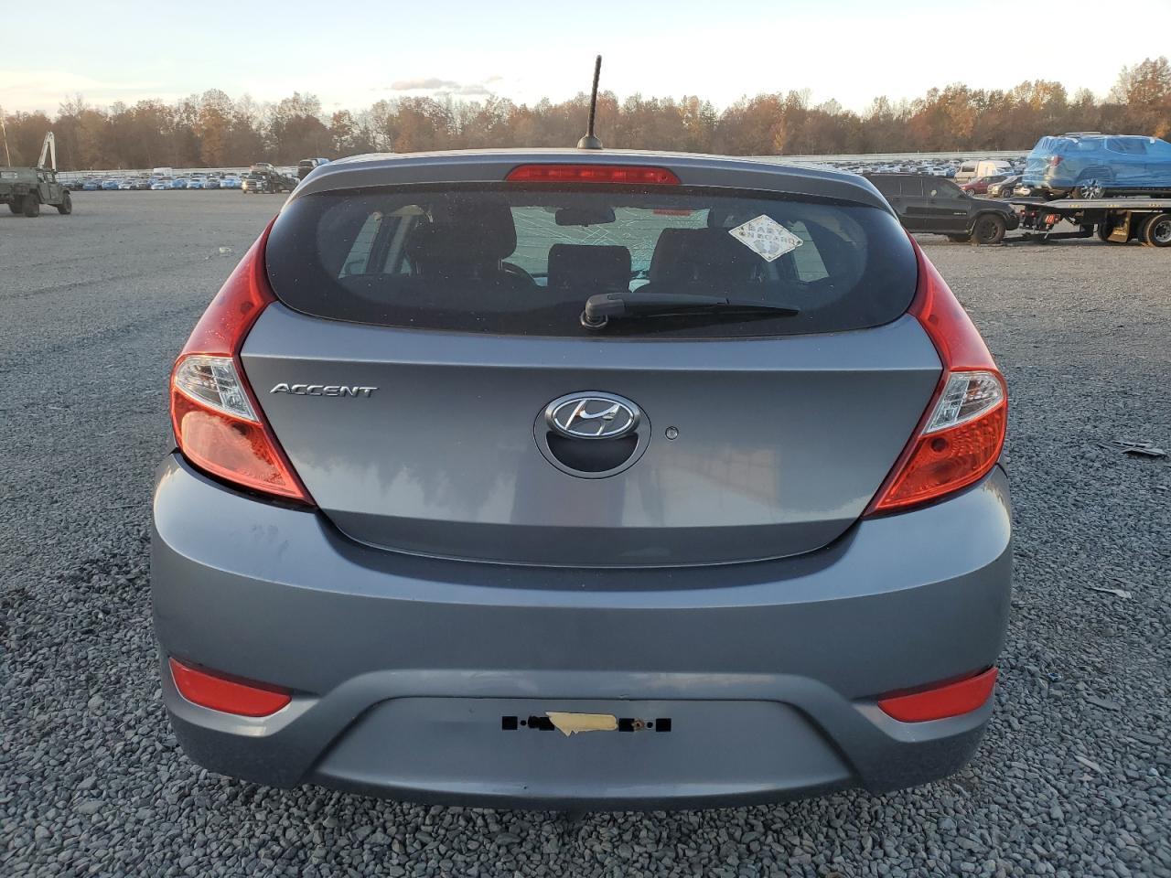 2017 Hyundai Accent Se - Фото 6