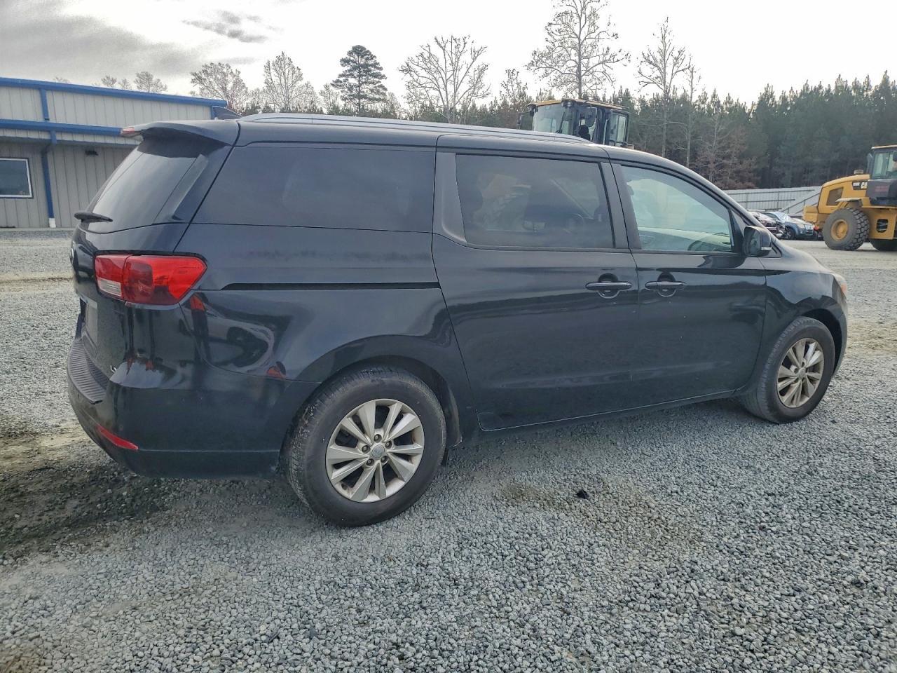 2016 Kia Sedona Lx - Image 3