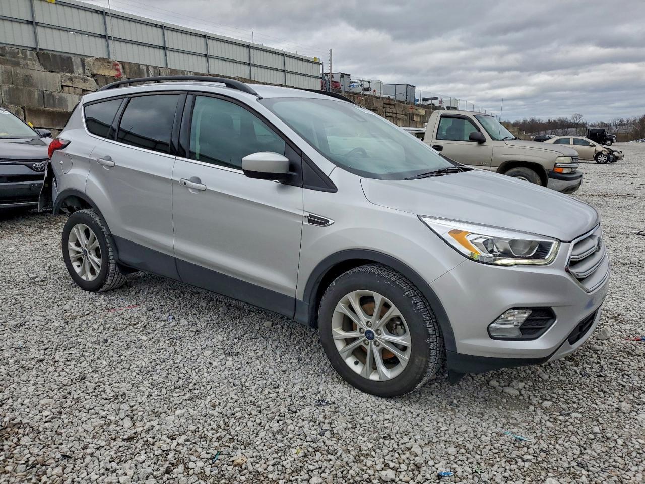 2019 Ford Escape Sel - Image 4