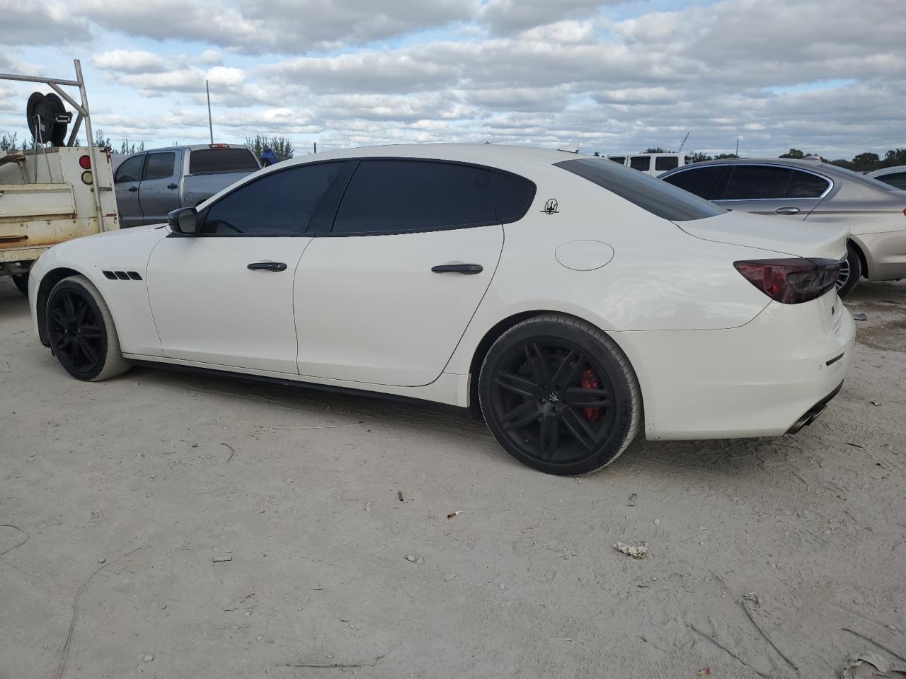 2019 Maserati Quattroporte S - Фото 2