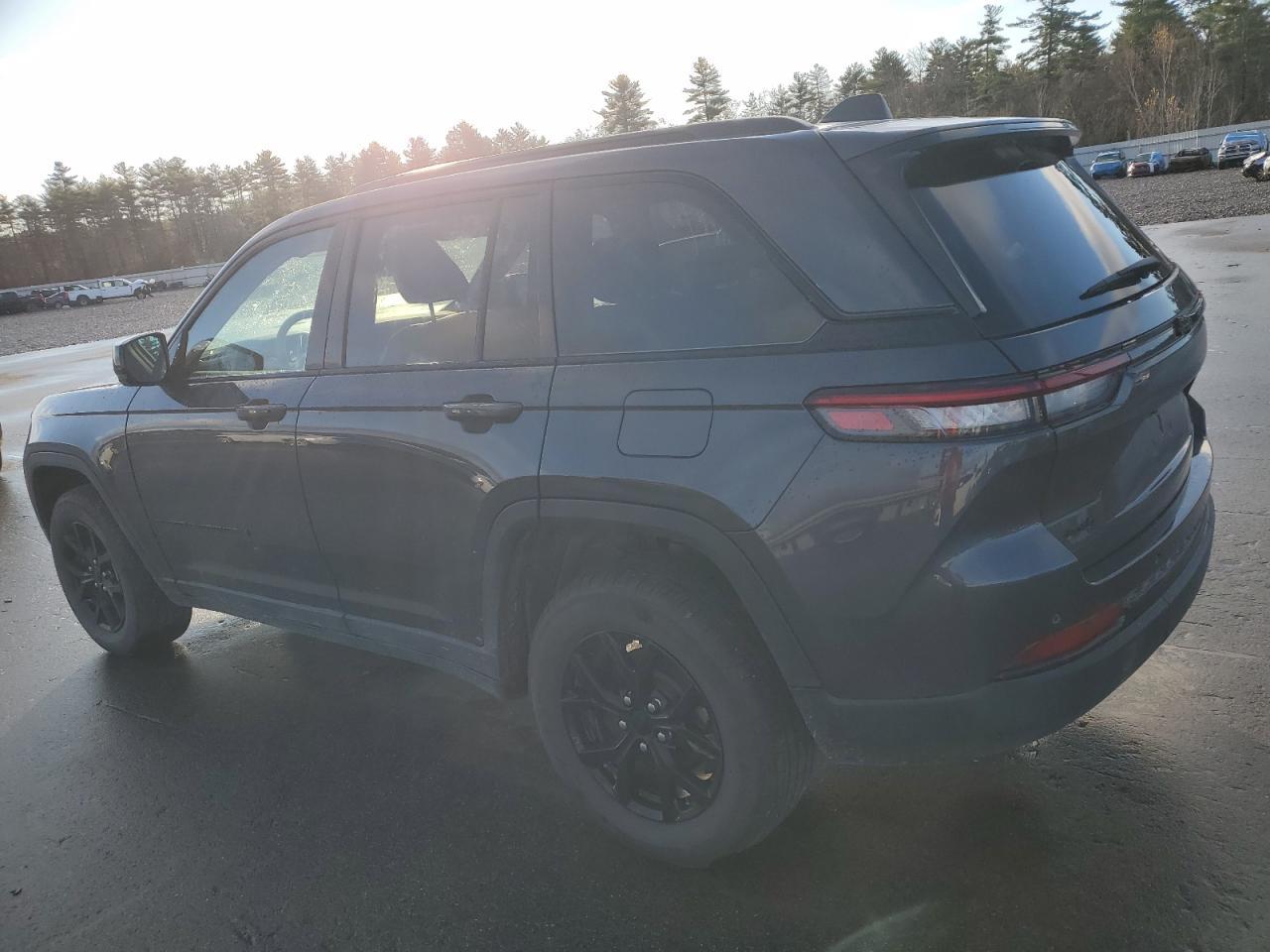 2025 Jeep Grand Cherokee Laredo - Фото 2