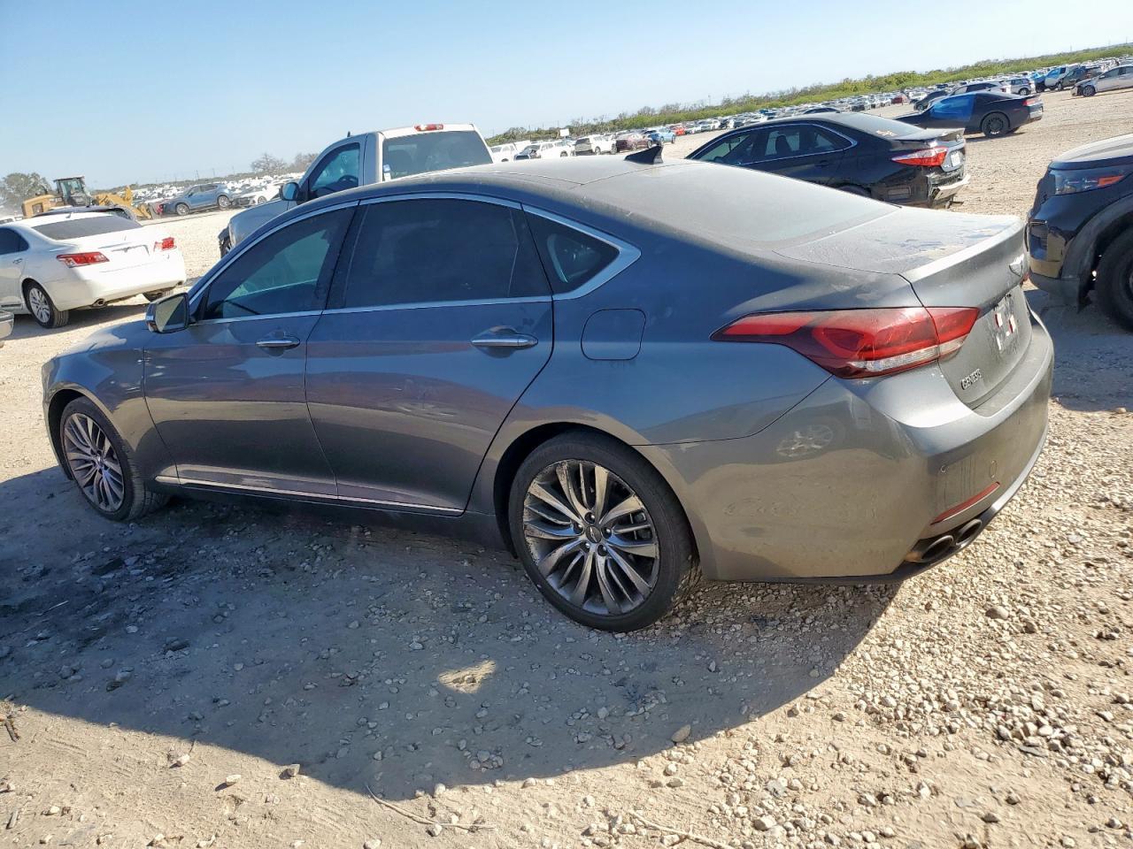 2015 Hyundai Genesis 5.0L - Фото 2