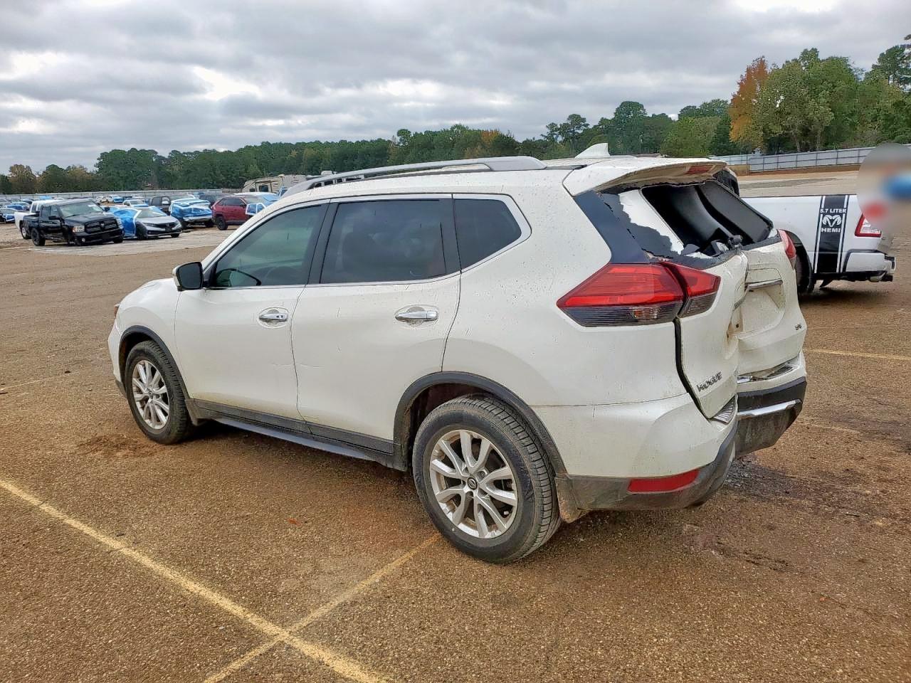2017 Nissan Rogue S - Image 2