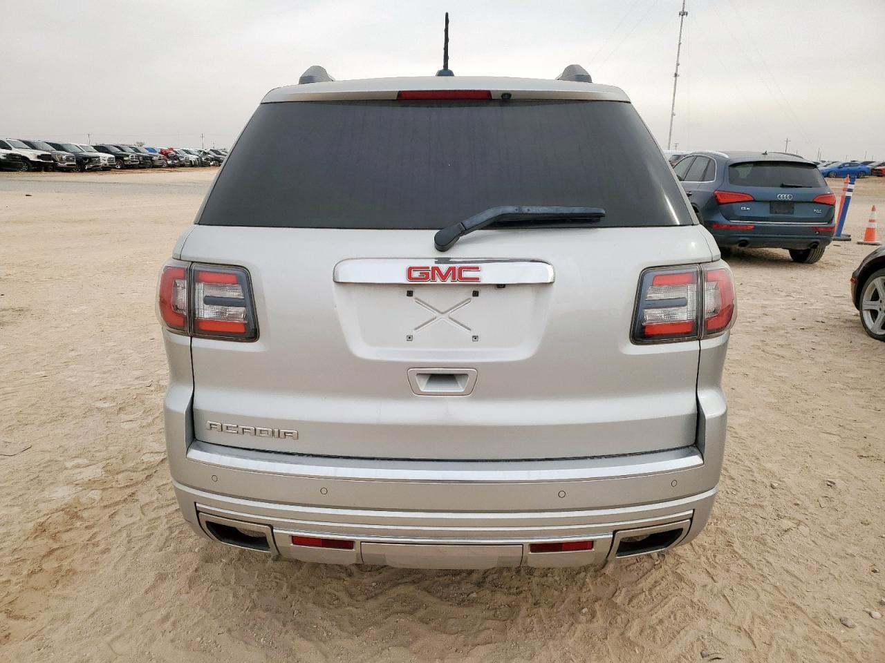 2016 GMC Acadia Denali - Фото 6