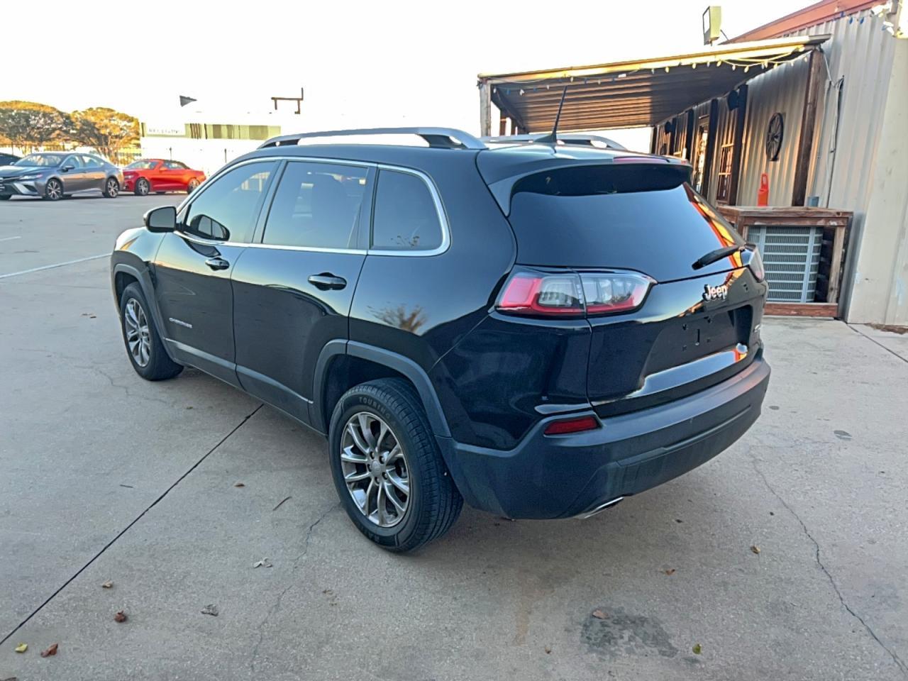 2019 Jeep Cherokee Latitude Plus - Фото 3