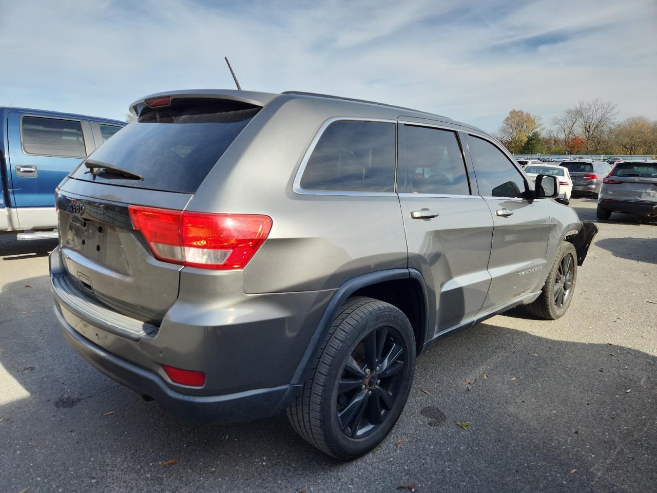 2013 Jeep Grand Cherokee Laredo - Image 3