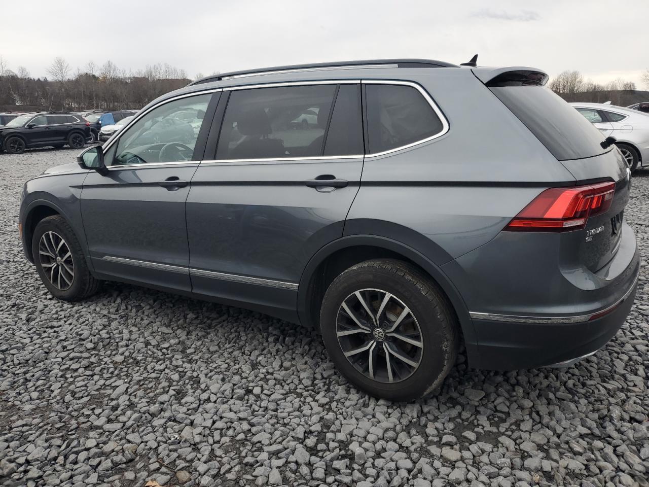 2021 Volkswagen Tiguan Se - Фото 2