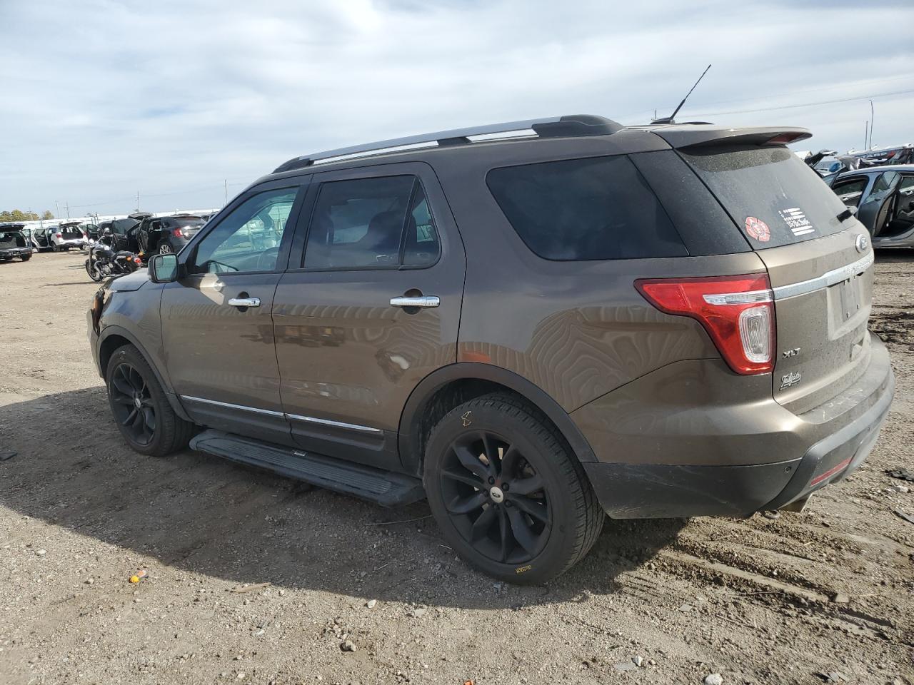 2015 Ford Explorer Xlt - Фото 2