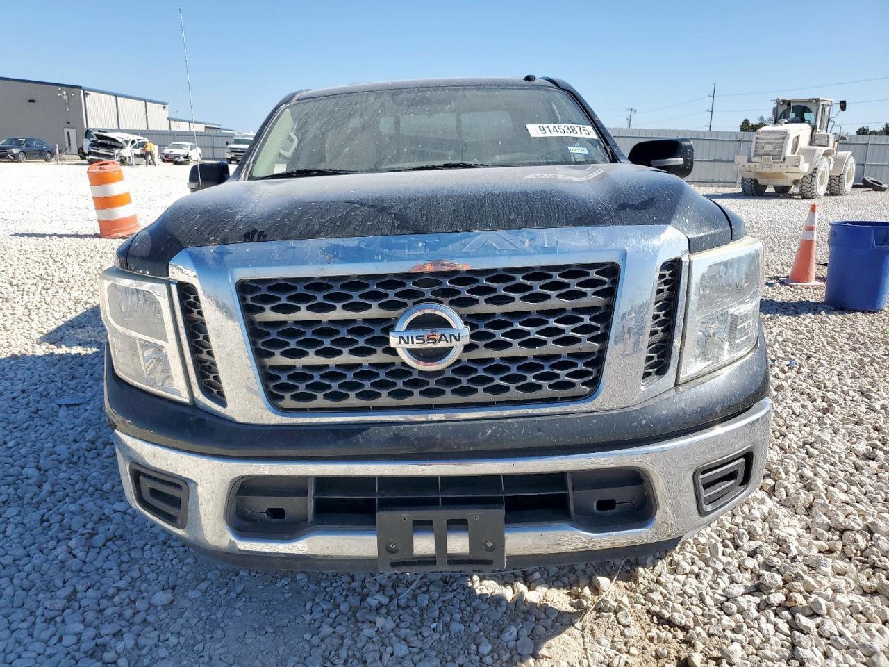2017 Nissan Titan S - Image 5