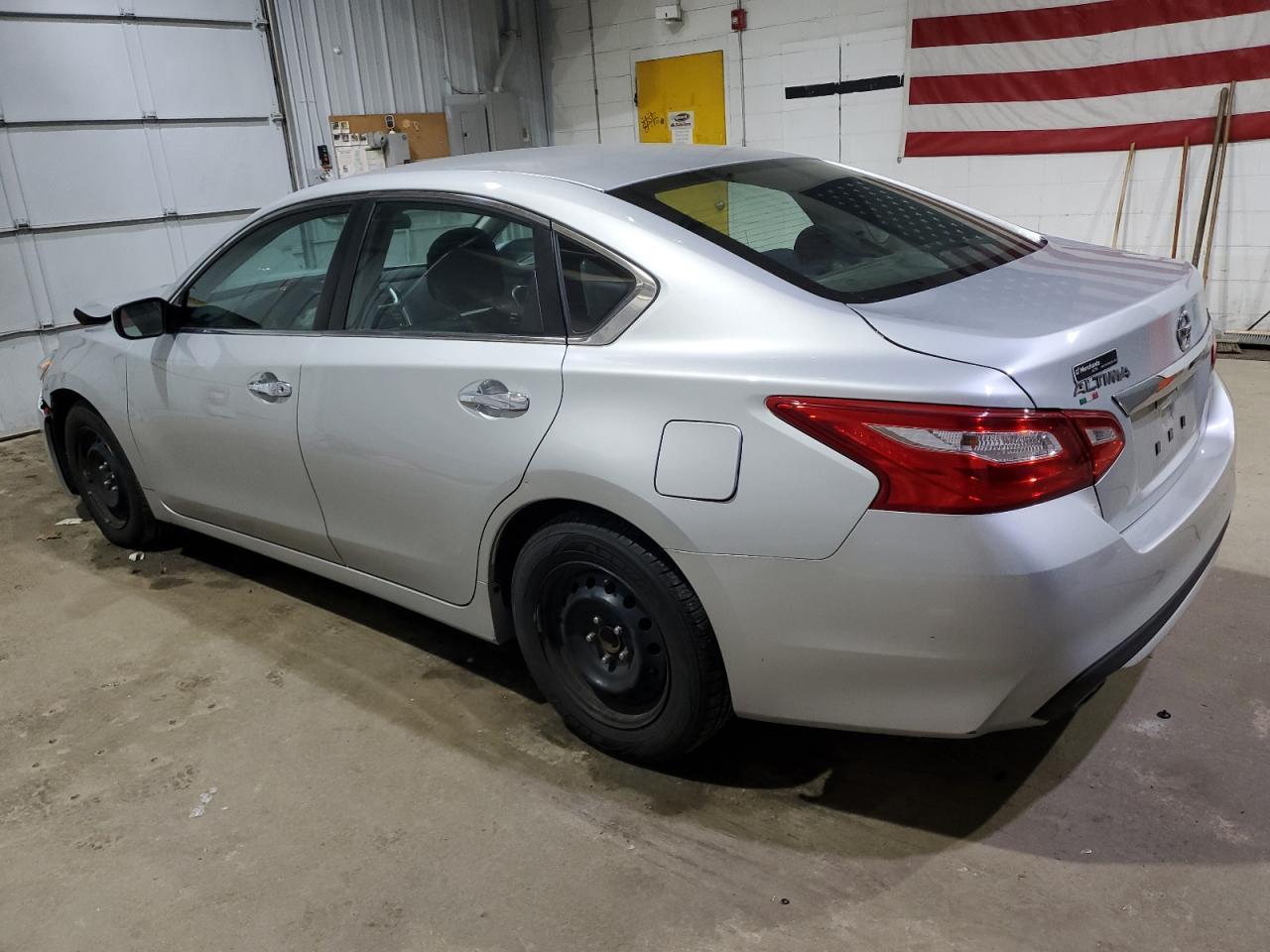 2017 Niss Altima 2.5 S - Фото 2
