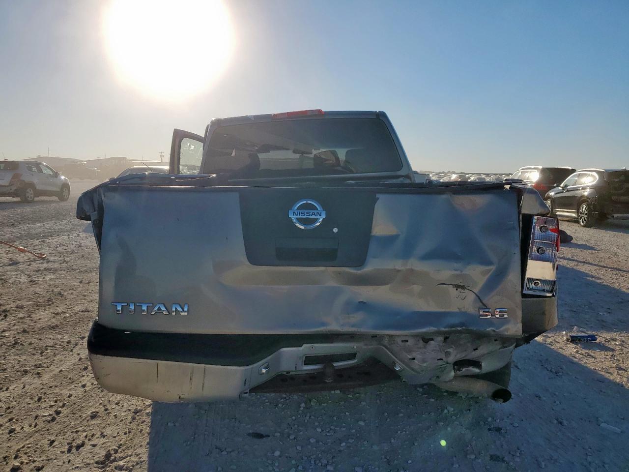 2006 Nissan Titan Xe - Image 6