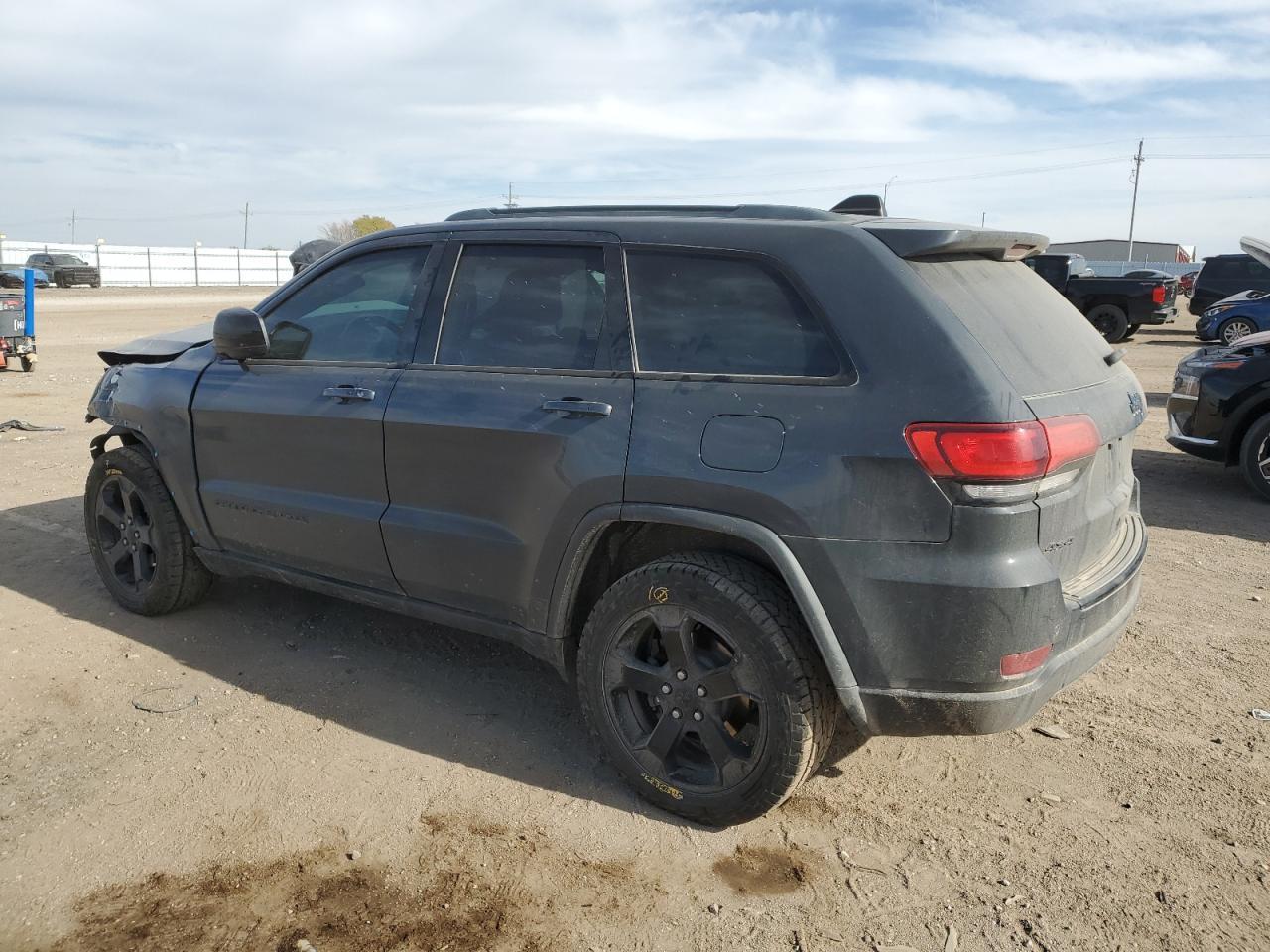 2018 Jeep Grand Cherokee Laredo - Image 2