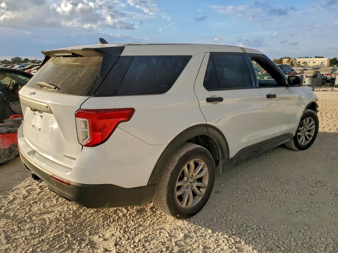2022 Ford Explorer Police Interceptor - Image 3