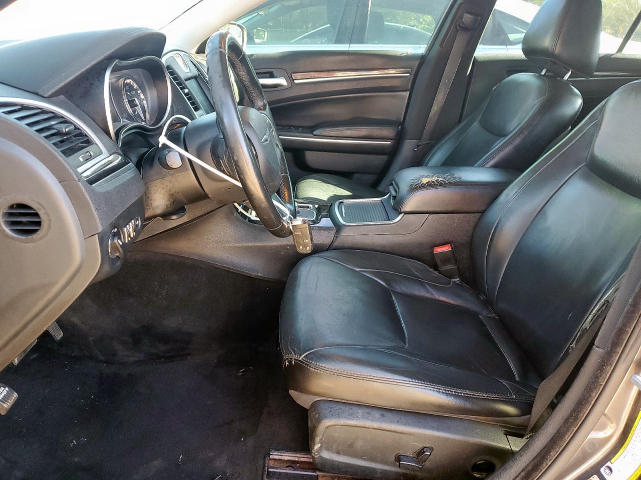 2015 Chrysler 300 Limited - Фото 7