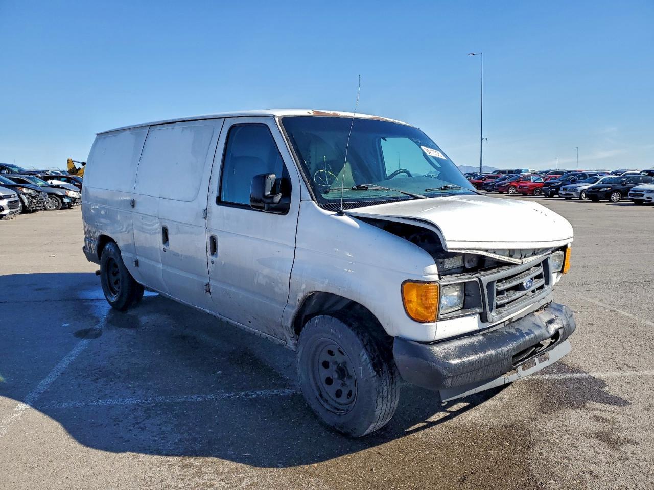 2004 Ford Econoline E150 Van - Image 4