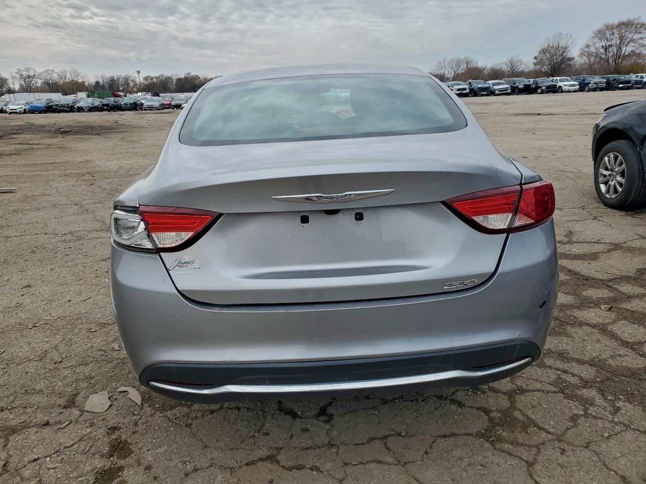 2015 Chrysler 200 Limited - Фото 6