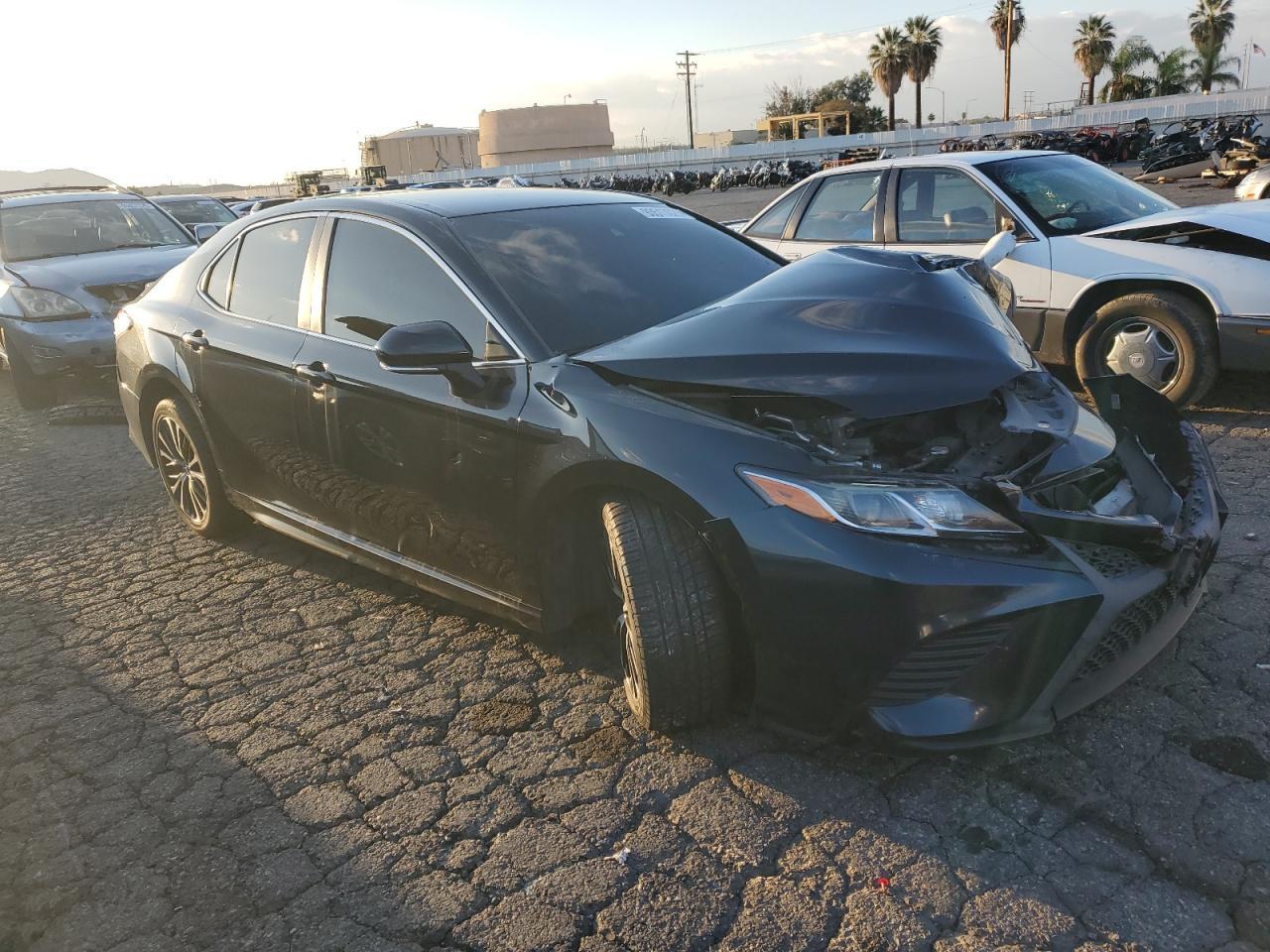 2019 Toyota Camry L - Фото 4
