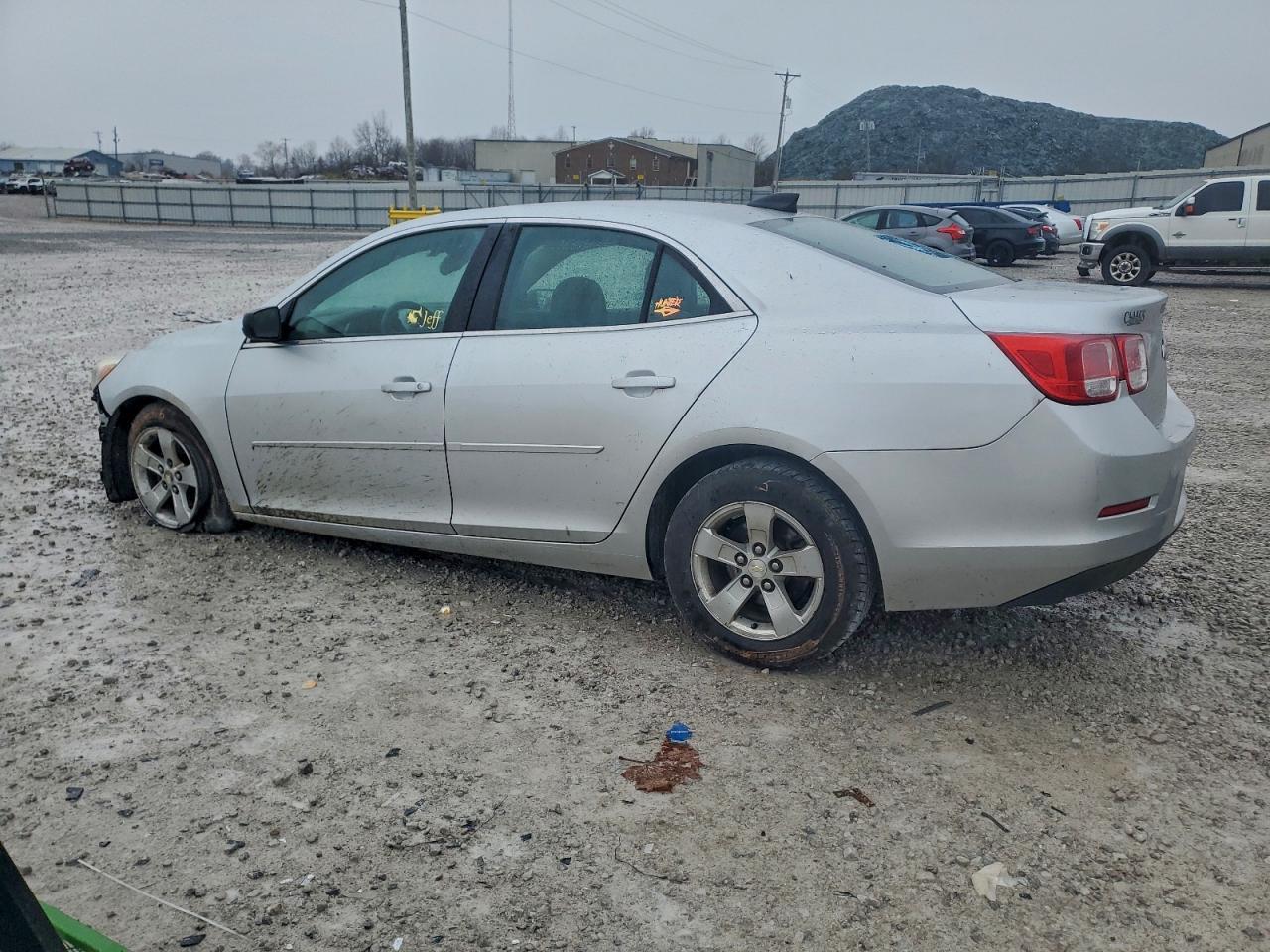 2015 Chevrolet Malibu Ls - Фото 2