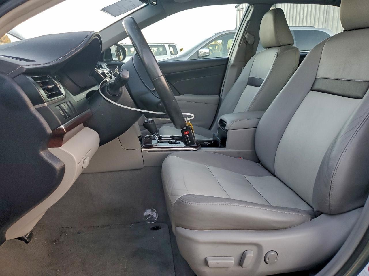 2014 Toyota Camry Se - Image 7