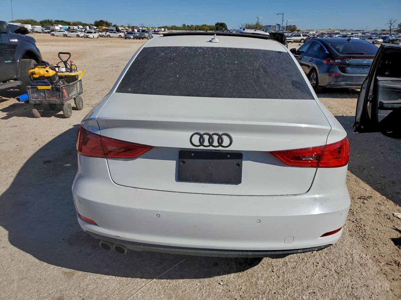 2016 Audi A3 Premium - Фото 6