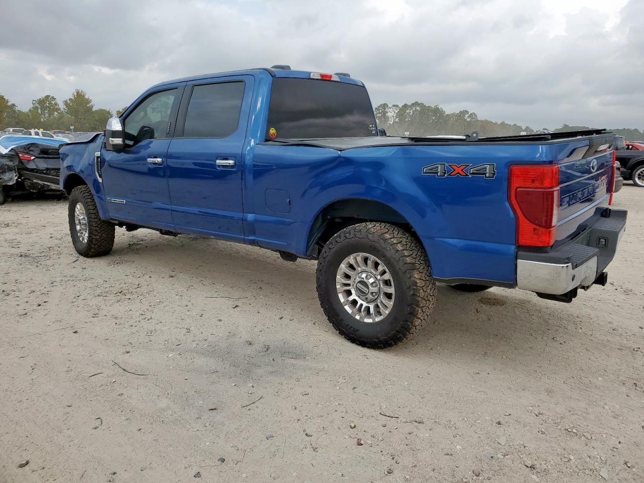 2022 Ford F250 Super Duty - Image 2